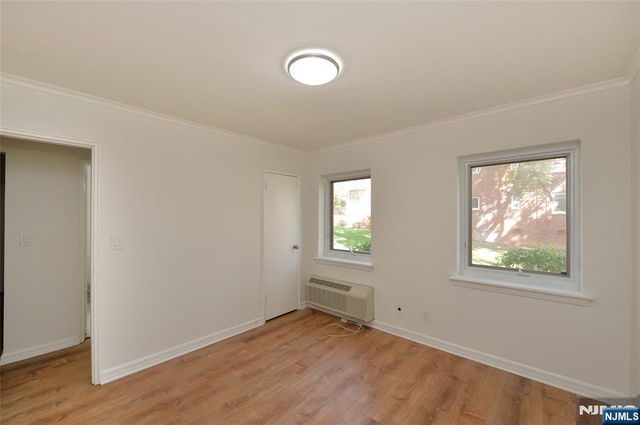 250 Oak H4, Ridgewood, NJ 07450