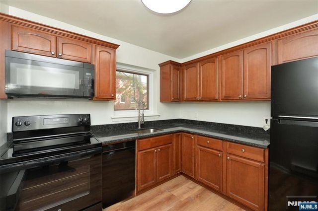 250 Oak H4, Ridgewood, NJ 07450