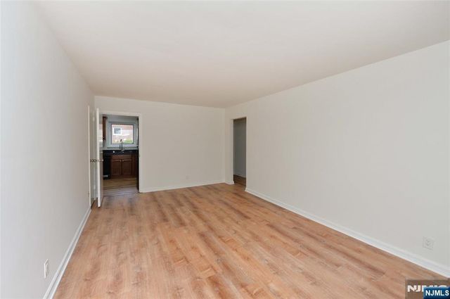 250 Oak H4, Ridgewood, NJ 07450