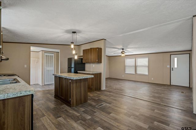 350 Second, Point, TX 75472