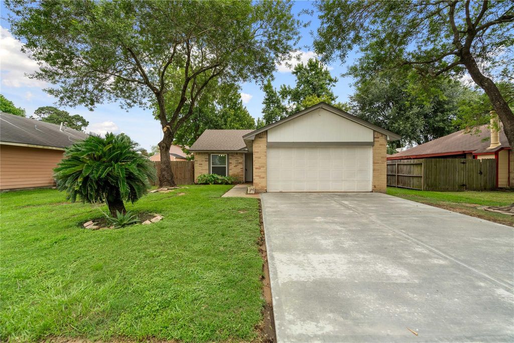 11111 Drakeland Drive, Humble, TX 77396