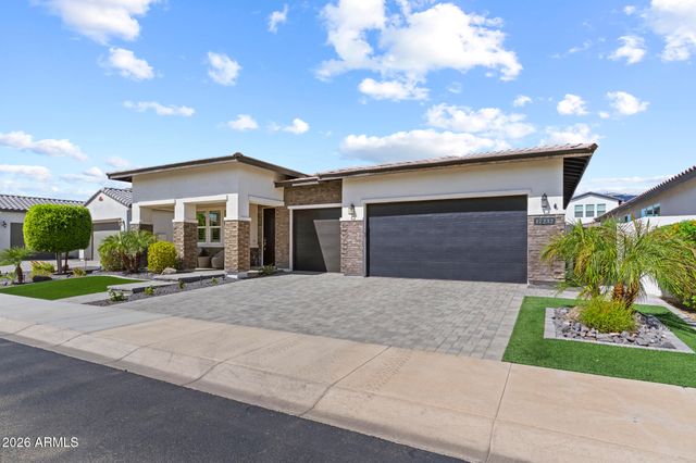 17232 W MOUNTAINAIR Street, Surprise, AZ 85388
