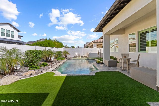 17232 W MOUNTAINAIR Street, Surprise, AZ 85388