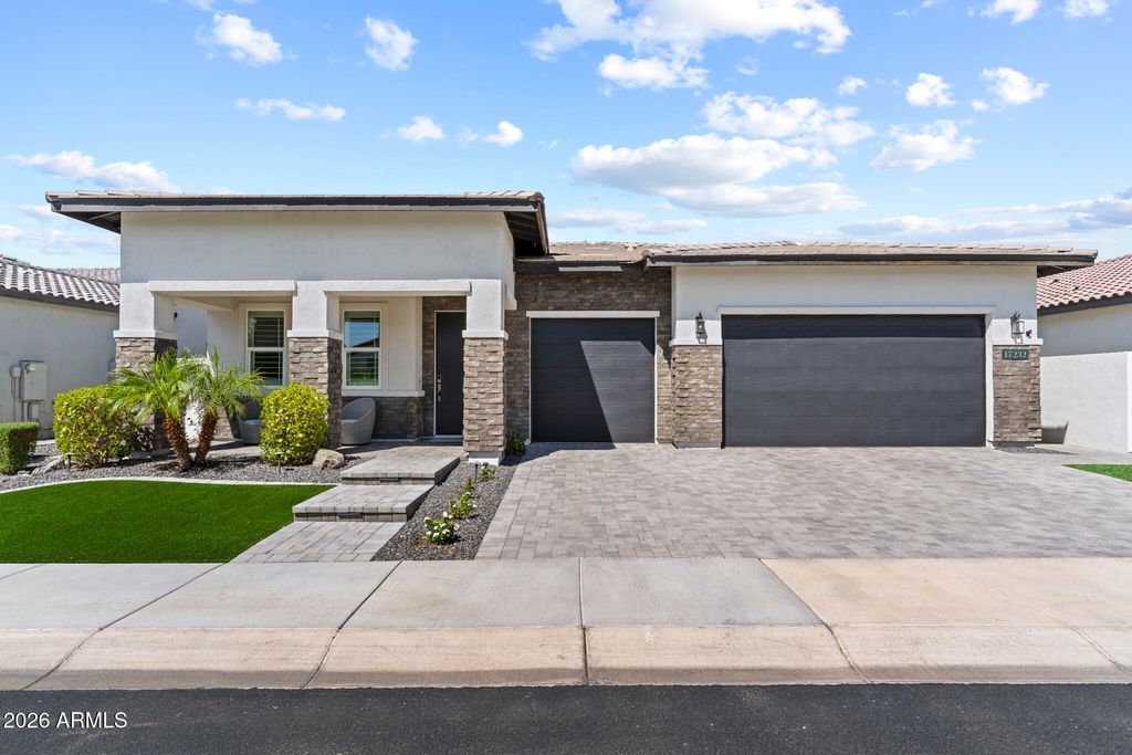17232 W MOUNTAINAIR Street, Surprise, AZ 85388 — photo 5