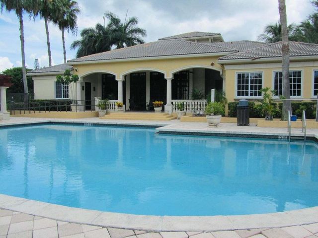 300 CRESTWOOD Court N 309, Royal Palm Beach, FL 33411