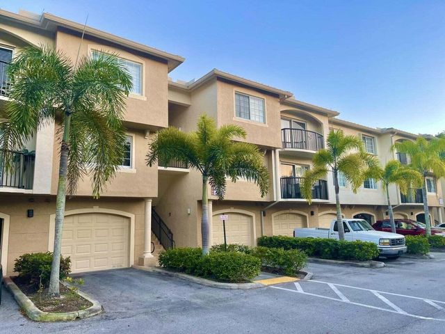 300 CRESTWOOD Court N 309, Royal Palm Beach, FL 33411