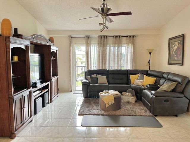 300 CRESTWOOD Court N 309, Royal Palm Beach, FL 33411