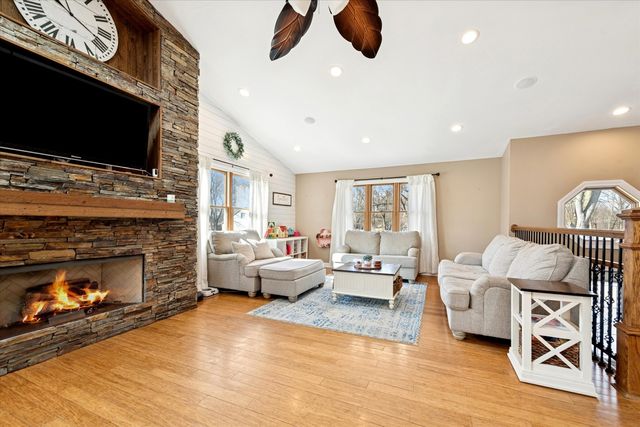 26775 N Ada Street N, Wauconda, IL 60084