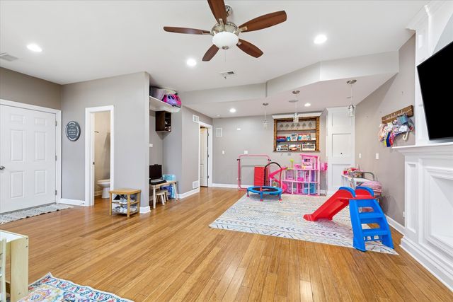 26775 N Ada Street N, Wauconda, IL 60084