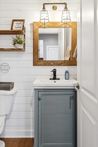 26775 N Ada Street N, Wauconda, IL 60084