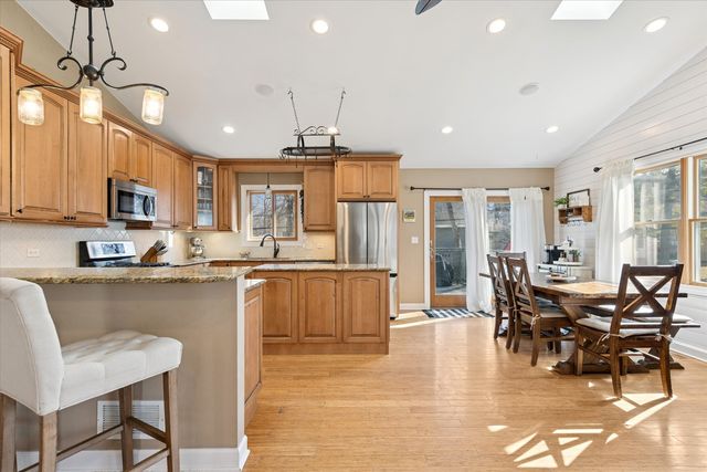 26775 N Ada Street N, Wauconda, IL 60084