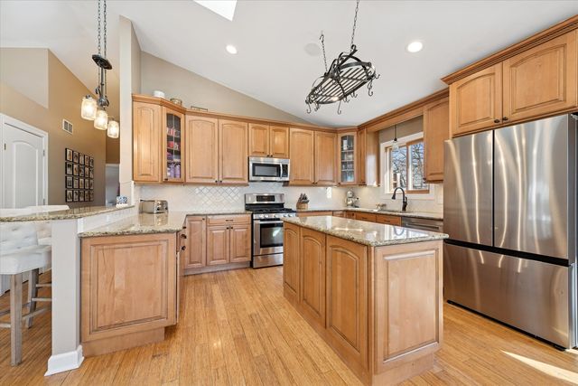 26775 N Ada Street N, Wauconda, IL 60084