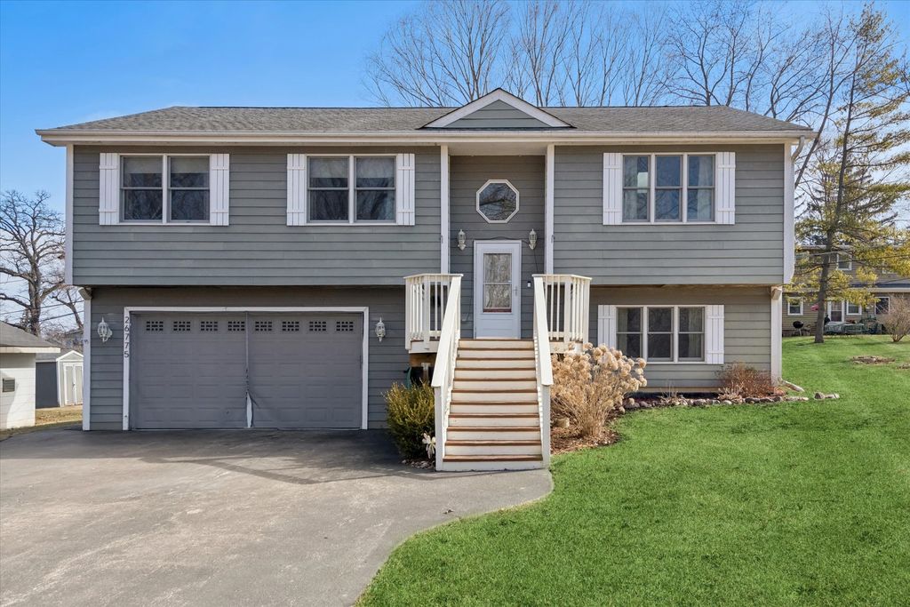 26775 N Ada Street N, Wauconda, IL 60084