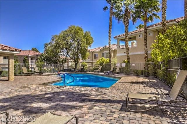 251 South Green Valley Parkway 2722, Henderson, NV 89012