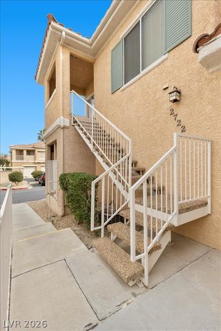 251 South Green Valley Parkway 2722, Henderson, NV 89012