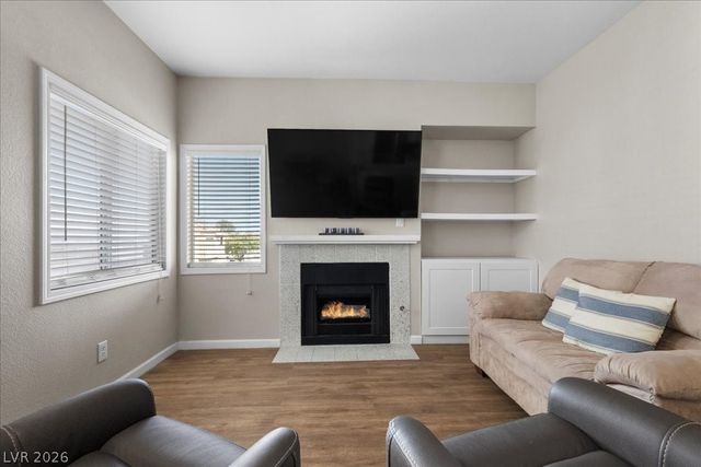 251 South Green Valley Parkway 2722, Henderson, NV 89012