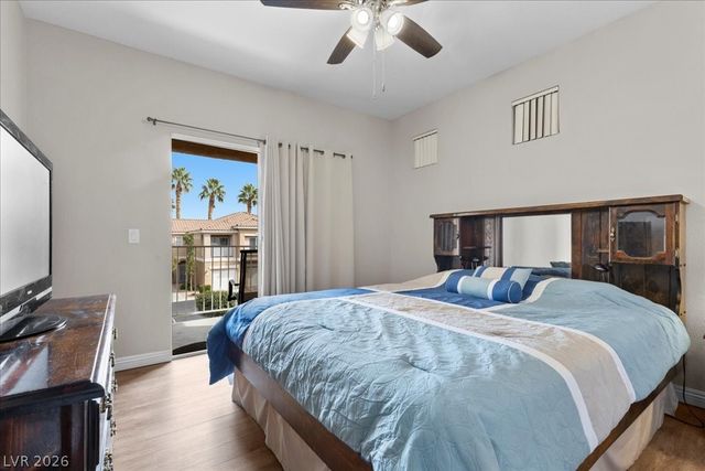 251 South Green Valley Parkway 2722, Henderson, NV 89012