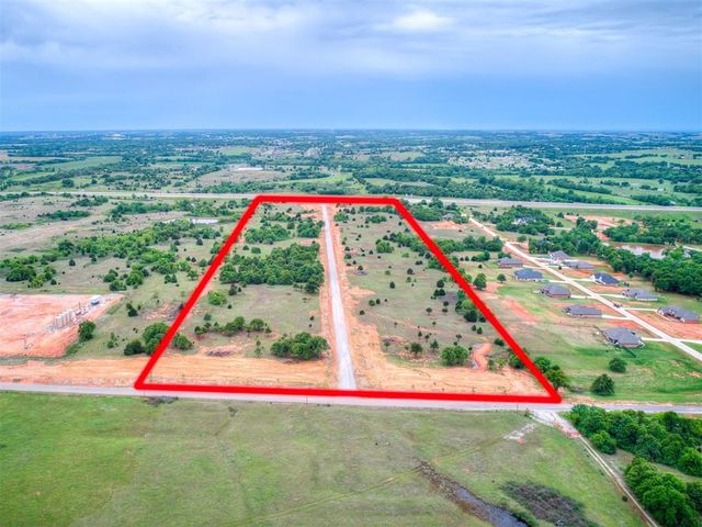 1241 Twin Oaks Dr, Blanchard, OK 73010