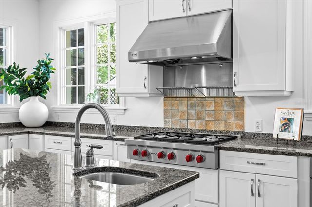 4115 W BARCELONA STREET, Tampa, FL 33629