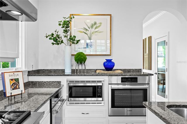 4115 W BARCELONA STREET, Tampa, FL 33629