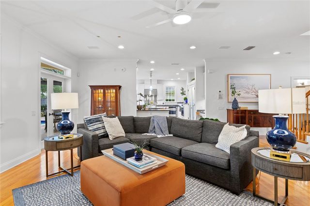 4115 W BARCELONA STREET, Tampa, FL 33629