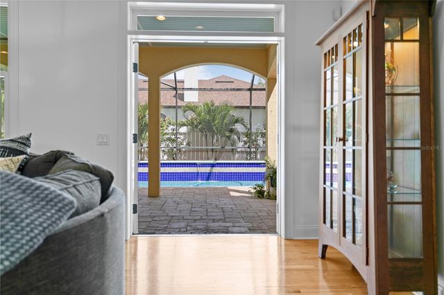 4115 W BARCELONA STREET, Tampa, FL 33629