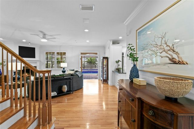 4115 W BARCELONA STREET, Tampa, FL 33629