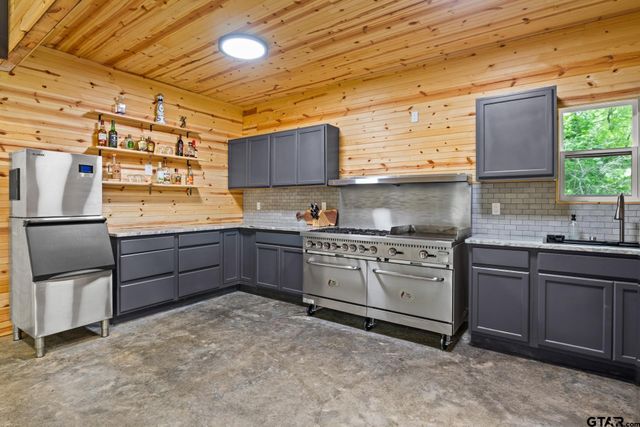 122 County Road 4226, Mt Pleasant, TX 75455