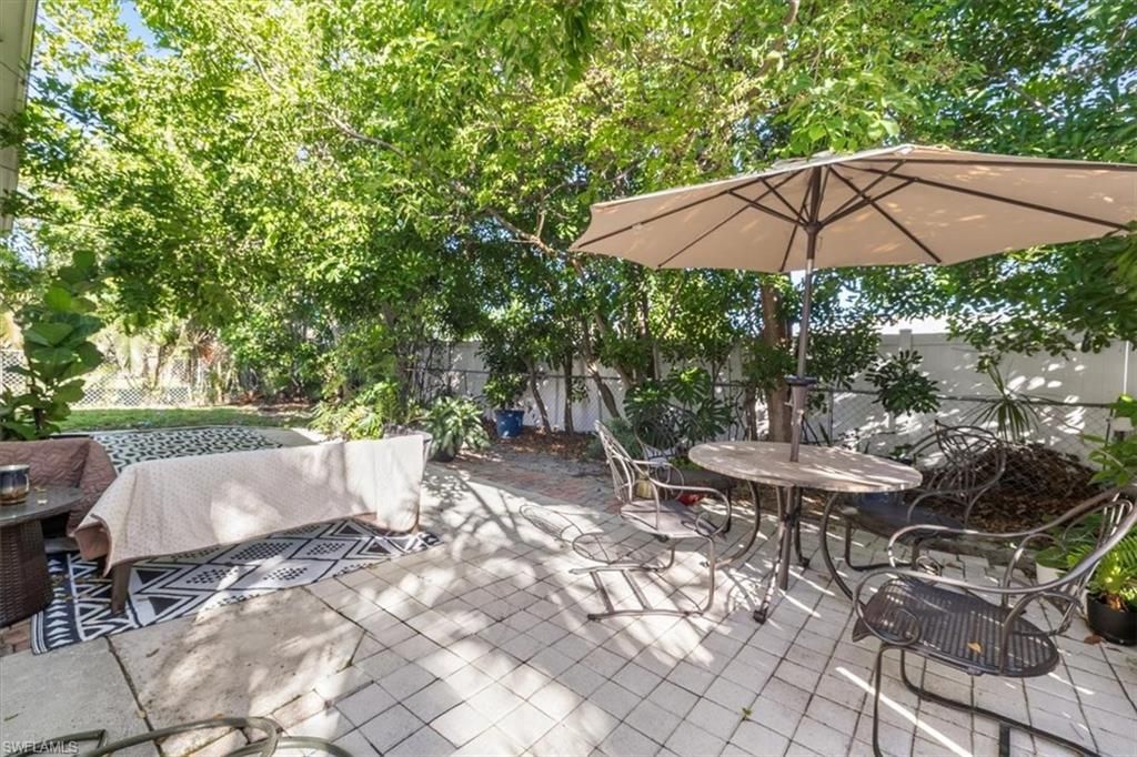 681/683 95th AVE N, NAPLES, FL 34108 — photo 2