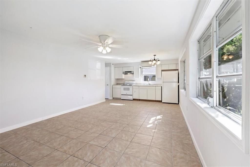 681/683 95th AVE N, NAPLES, FL 34108 — photo 4