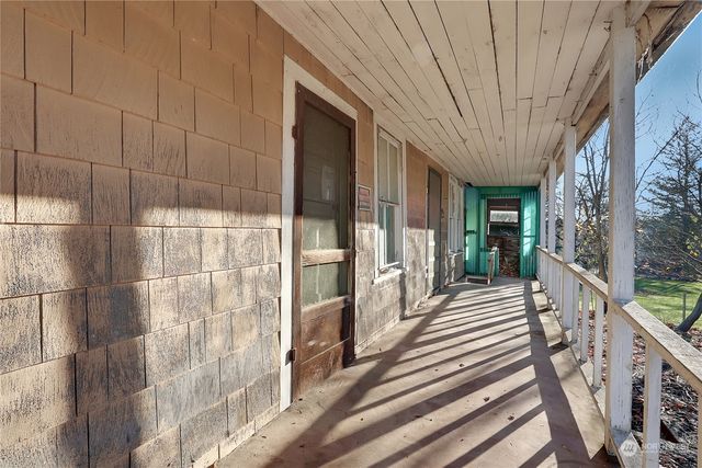 32910 5th Avenue, Black Diamond, WA 98010