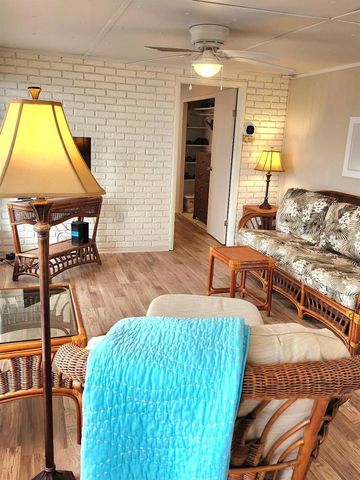 6522 MASSACHUSETTS STREET, Bradenton, FL 34207