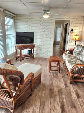 6522 MASSACHUSETTS STREET, Bradenton, FL 34207