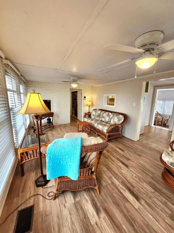 6522 MASSACHUSETTS STREET, Bradenton, FL 34207