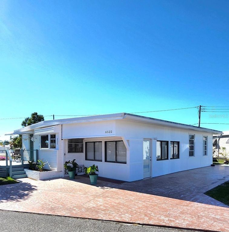 6522 MASSACHUSETTS STREET, Bradenton, FL 34207