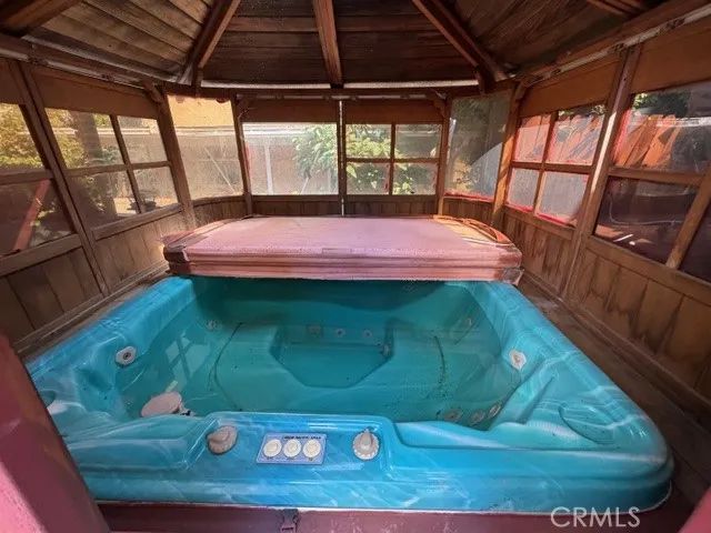 9300 Burnet 122, North Hills, CA 91343