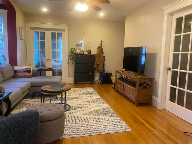 35 Pinckney Street 1, Somerville, MA 02145