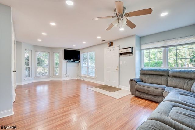 73 Goodwin Dr, North Brunswick Twp., NJ 08902