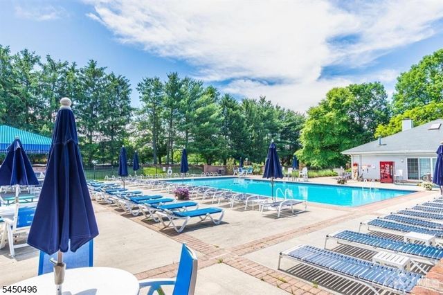 73 Goodwin Dr, North Brunswick Twp., NJ 08902
