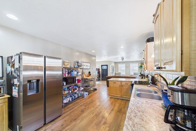 26 Briercliffe Rd, Fairhaven, MA 02719
