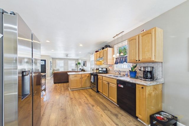 26 Briercliffe Rd, Fairhaven, MA 02719