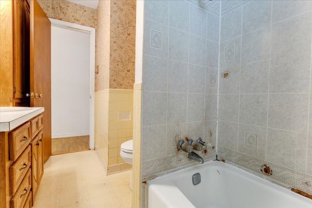 813 S Valentine Drive, Sherman, TX 75090