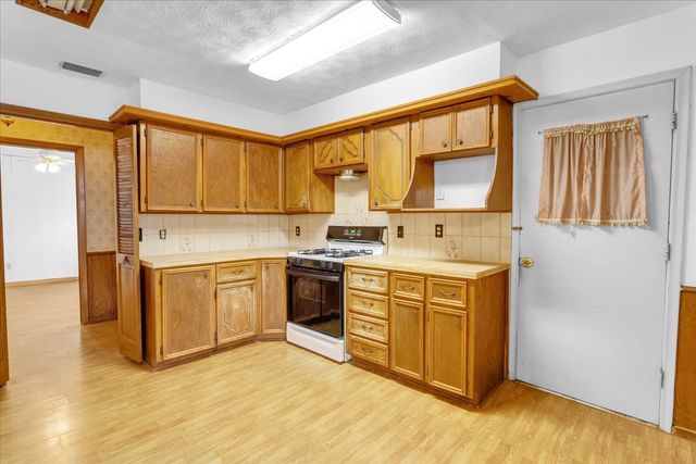 813 S Valentine Drive, Sherman, TX 75090