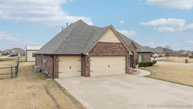 14419 N 66th East Avenue, Collinsville, OK 74021