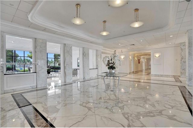 5700 Collins Ave 3H, Miami Beach, FL 33140