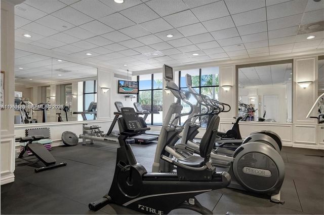 5700 Collins Ave 3H, Miami Beach, FL 33140