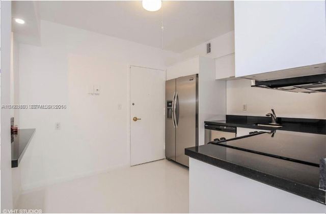 5700 Collins Ave 3H, Miami Beach, FL 33140