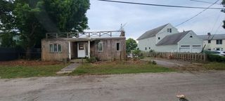 61 Crescent Ave, Plymouth, MA 02360