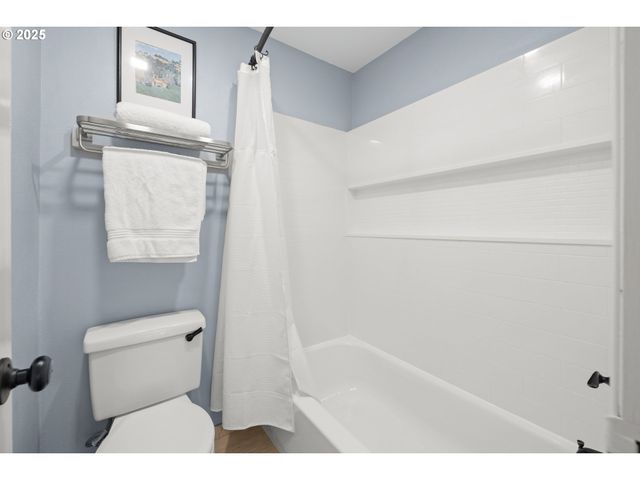 225 CERVANTES Cir, Lake Oswego, OR 97035