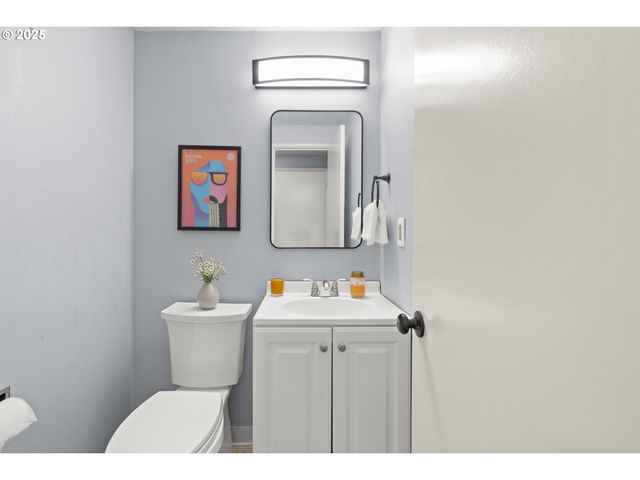 225 CERVANTES Cir, Lake Oswego, OR 97035